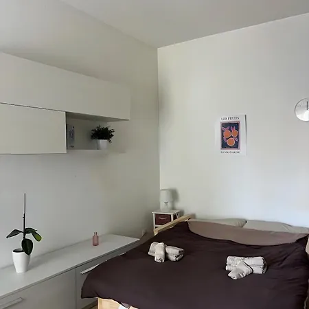 Cozy In Bovisa, Close To Tram Bus And Train Appartement